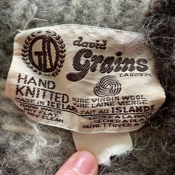 Vintage David Grains 1970s Hand Knit Icelandic Cardigan - Picture 2 of 9